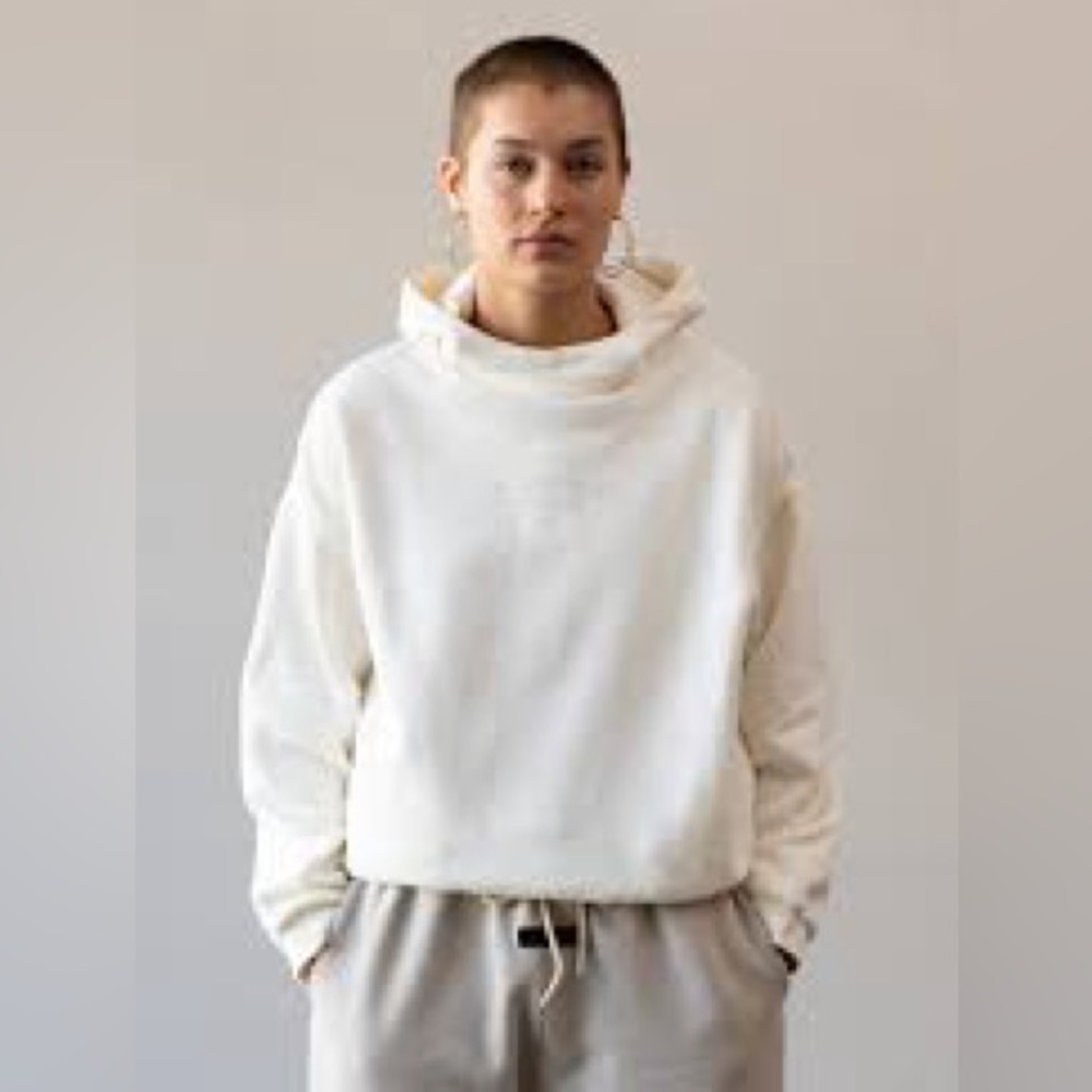 Cloud Dancer Hoodie Essentials